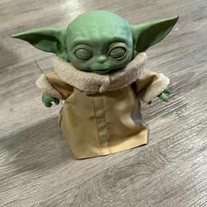 Star Wars/Mandalorian - The Child - Animatronic Edition